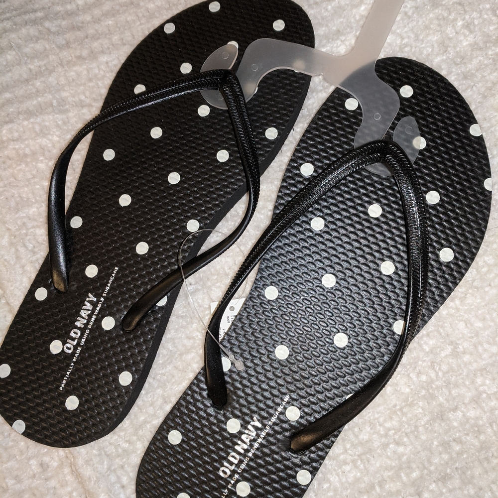 NWT Old Navy Flip-flops Sz 7